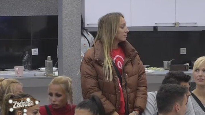 ЛУНА ЂОГАНИ ПОНИЗИЛА ВЕЗУ СТАНИЈЕ И ВЛАДИМИРА: Све је ово прдина бара, а онда је Надежда признала да јој се Свиђа Томовић! (ВИДЕО)